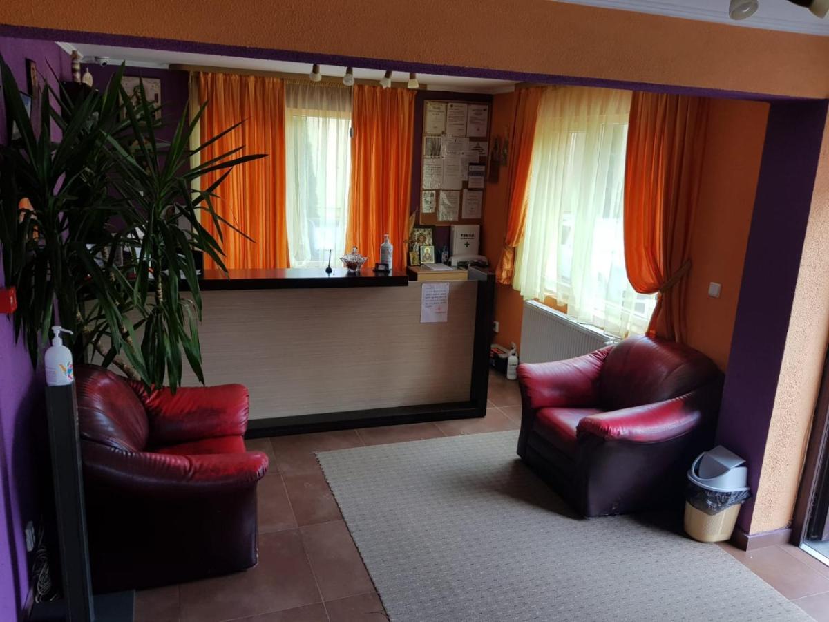 Hotel Iri Буштени Экстерьер фото