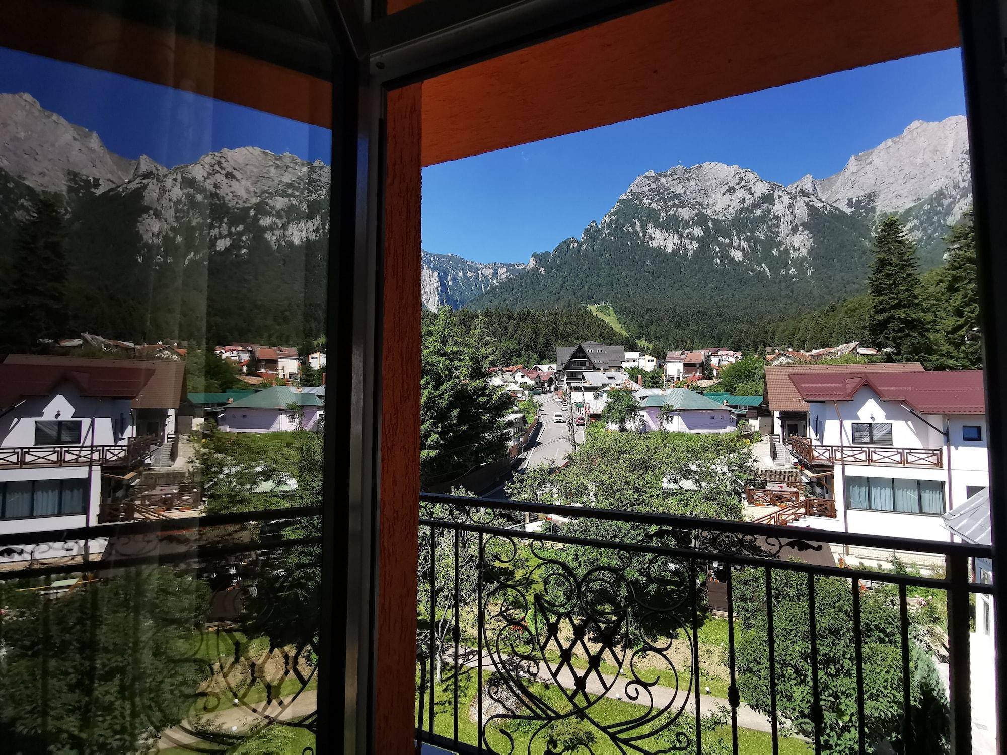 Hotel Iri Буштени Экстерьер фото