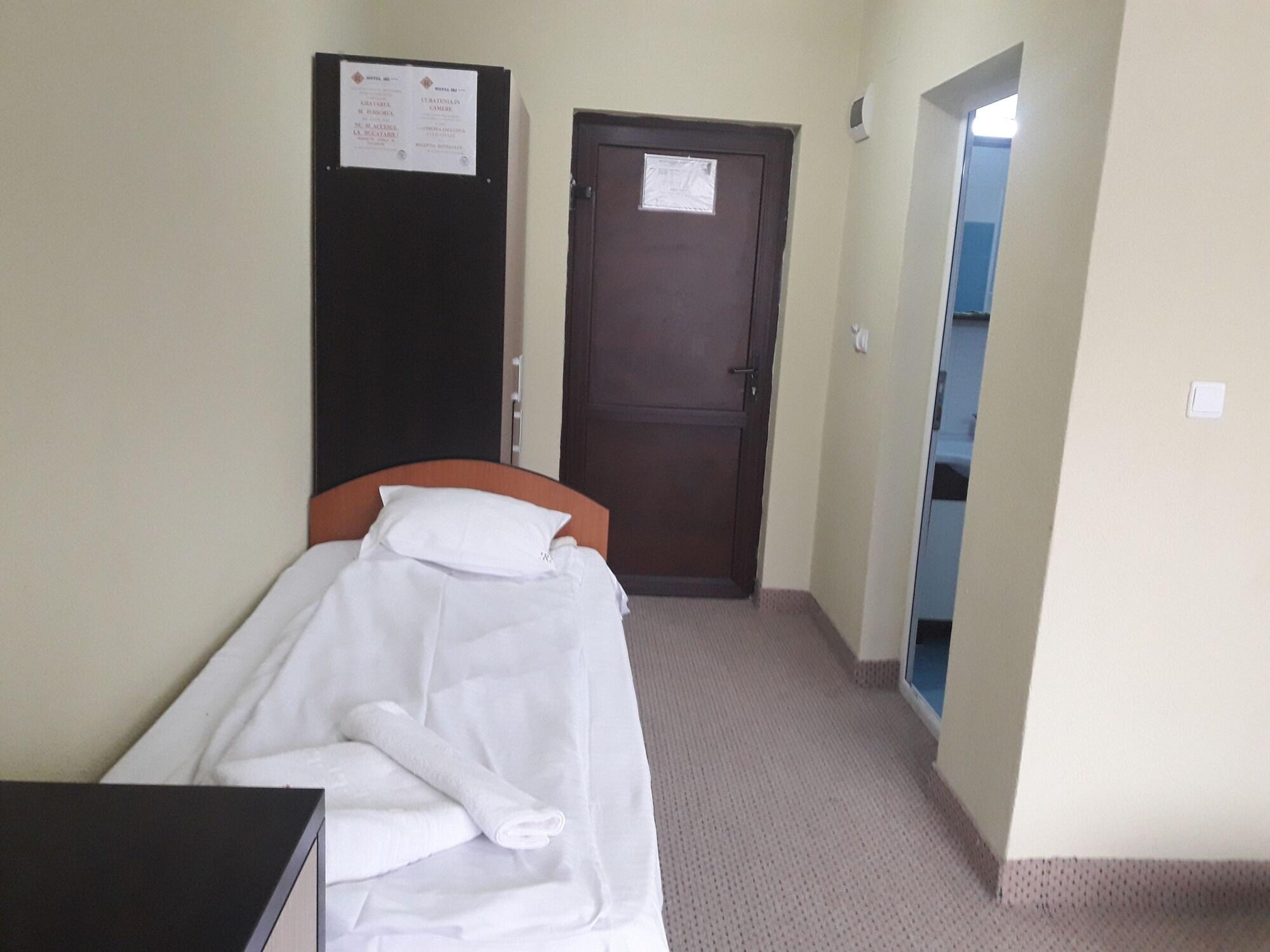 Hotel Iri Буштени Экстерьер фото