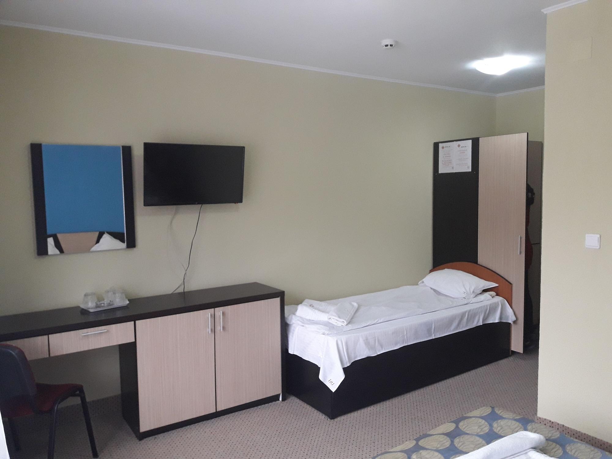 Hotel Iri Буштени Экстерьер фото