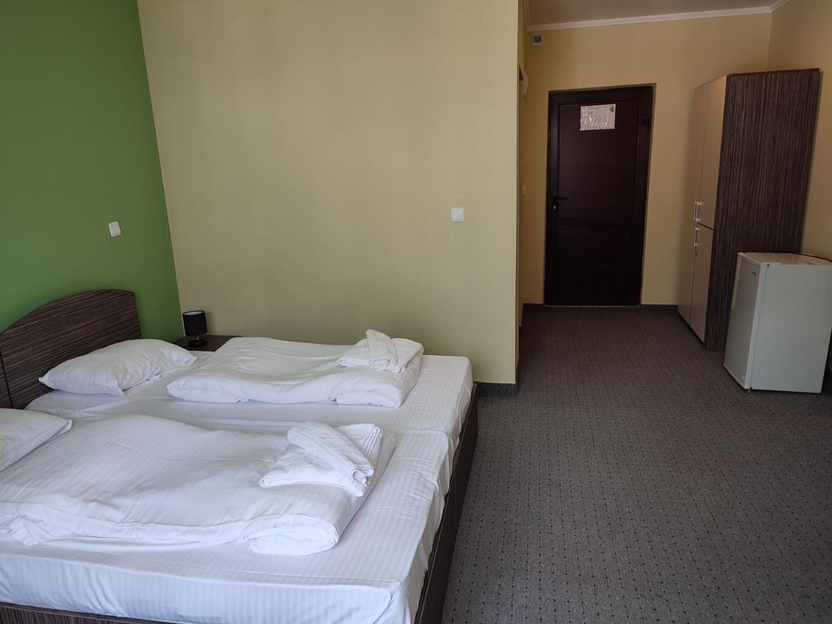 Hotel Iri Буштени Экстерьер фото