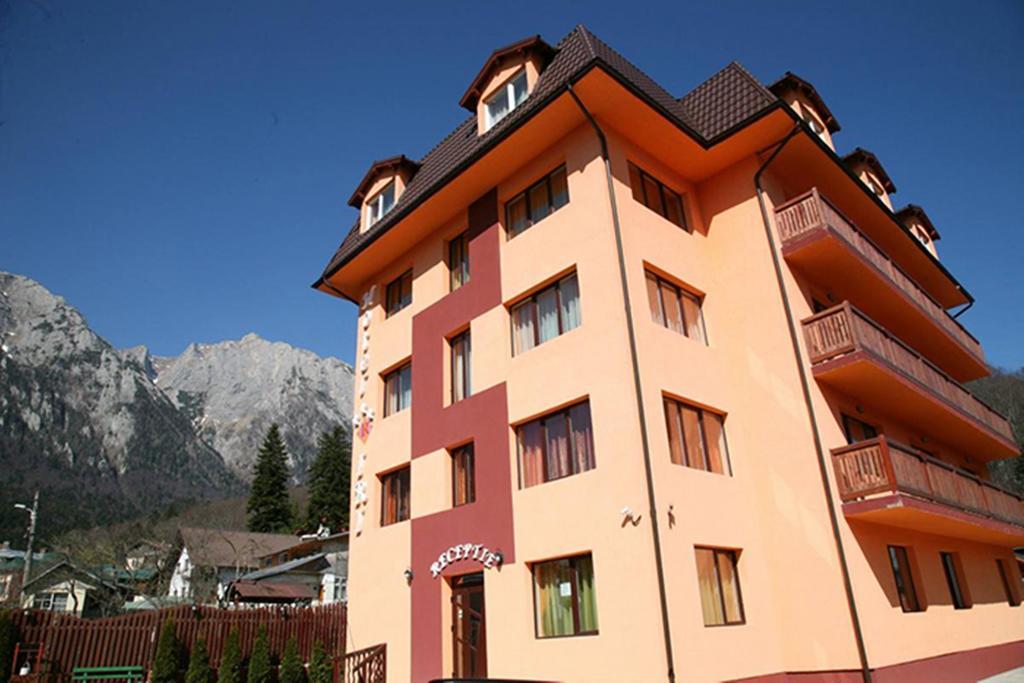 Hotel Iri Буштени Экстерьер фото