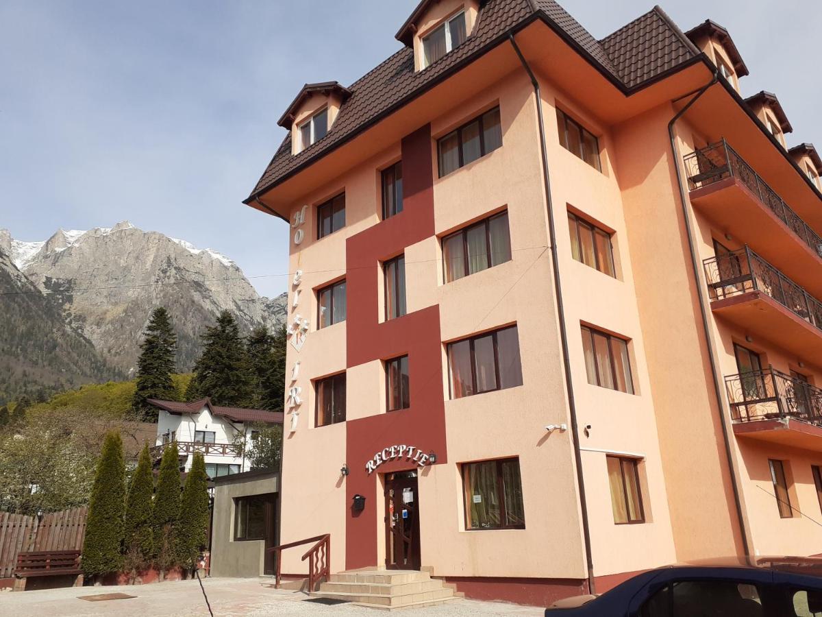 Hotel Iri Буштени Экстерьер фото